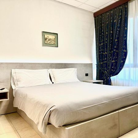 Hotel Leonardo Brescia Esterno foto