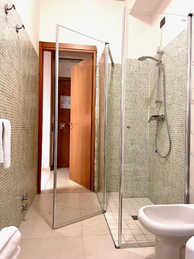 Hotel Leonardo Brescia Esterno foto
