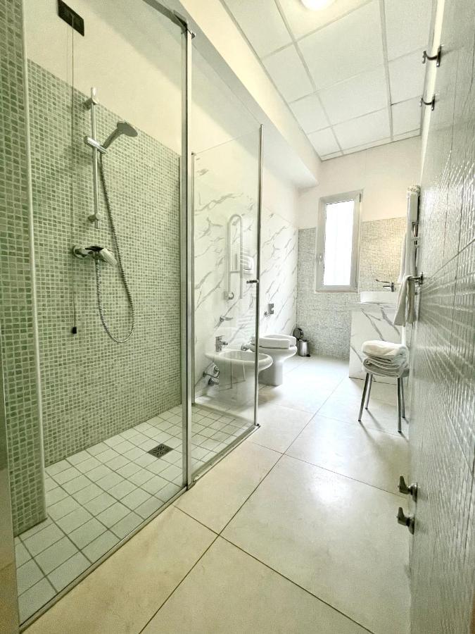 Hotel Leonardo Brescia Esterno foto