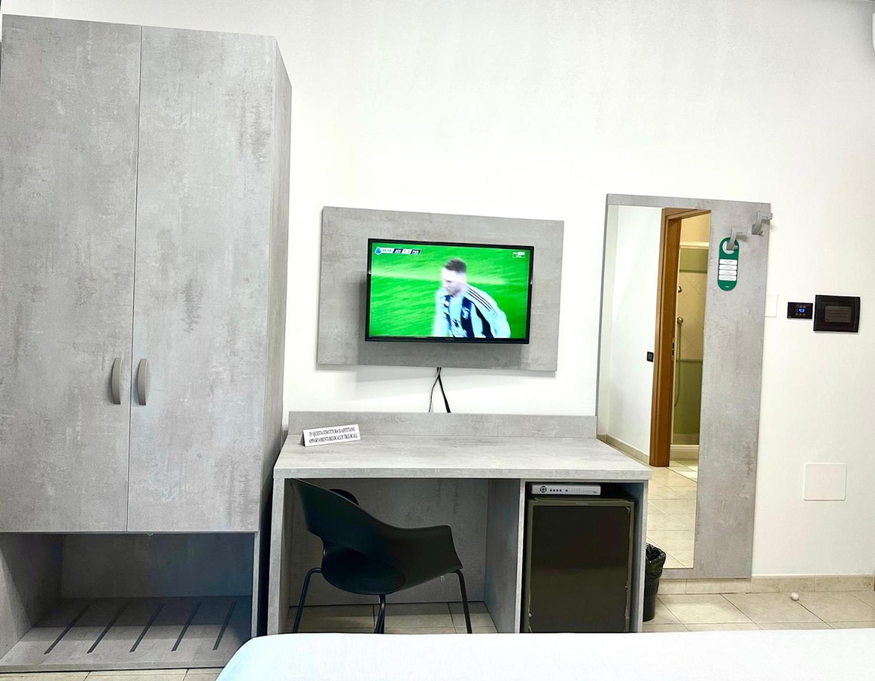 Hotel Leonardo Brescia Esterno foto