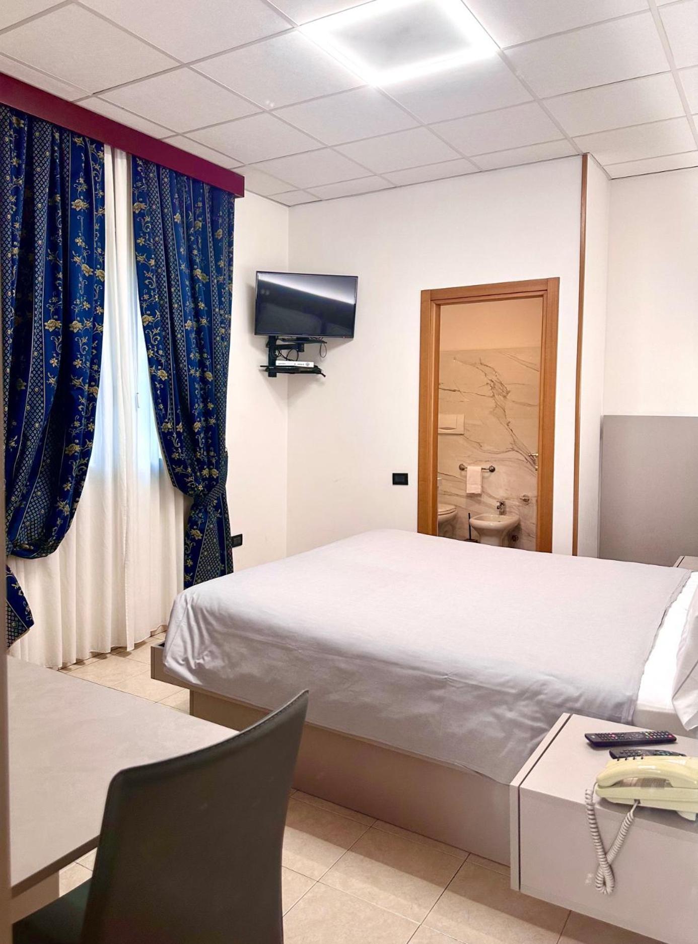 Hotel Leonardo Brescia Esterno foto