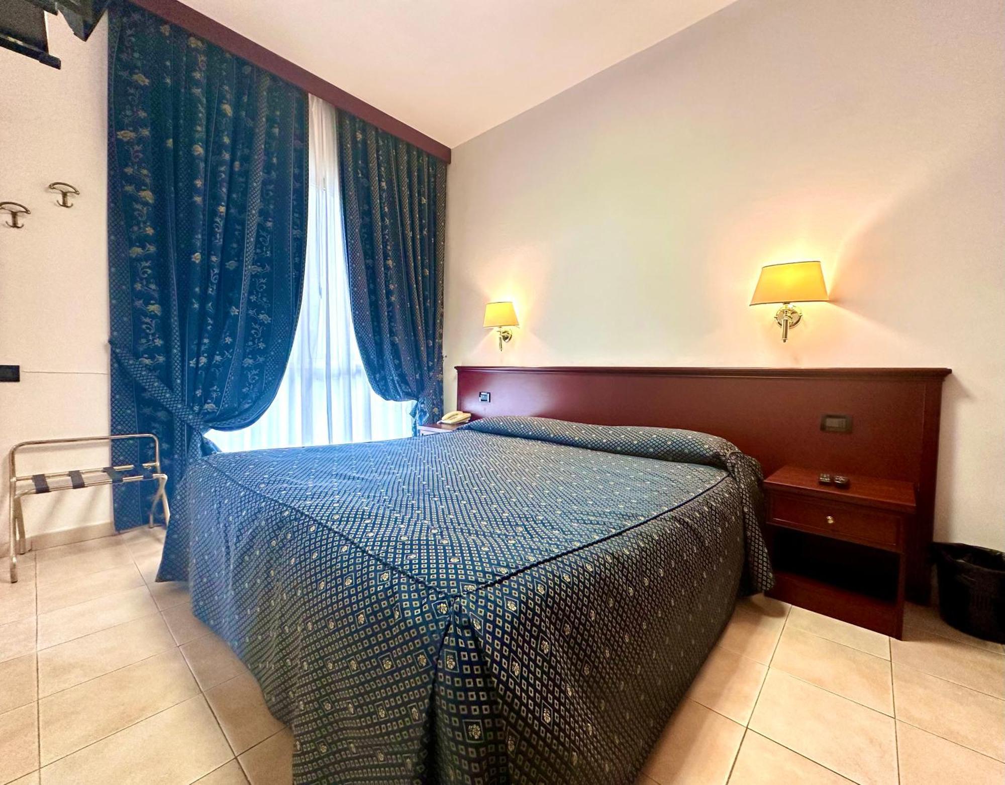 Hotel Leonardo Brescia Esterno foto
