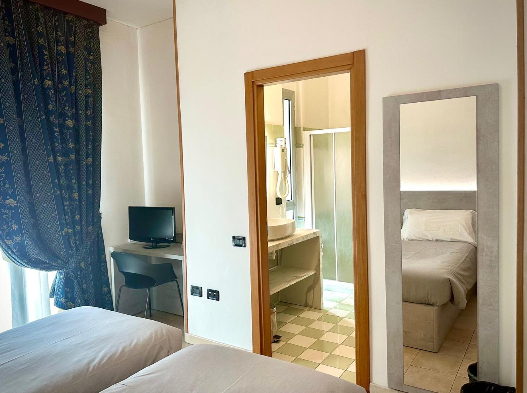 Hotel Leonardo Brescia Esterno foto