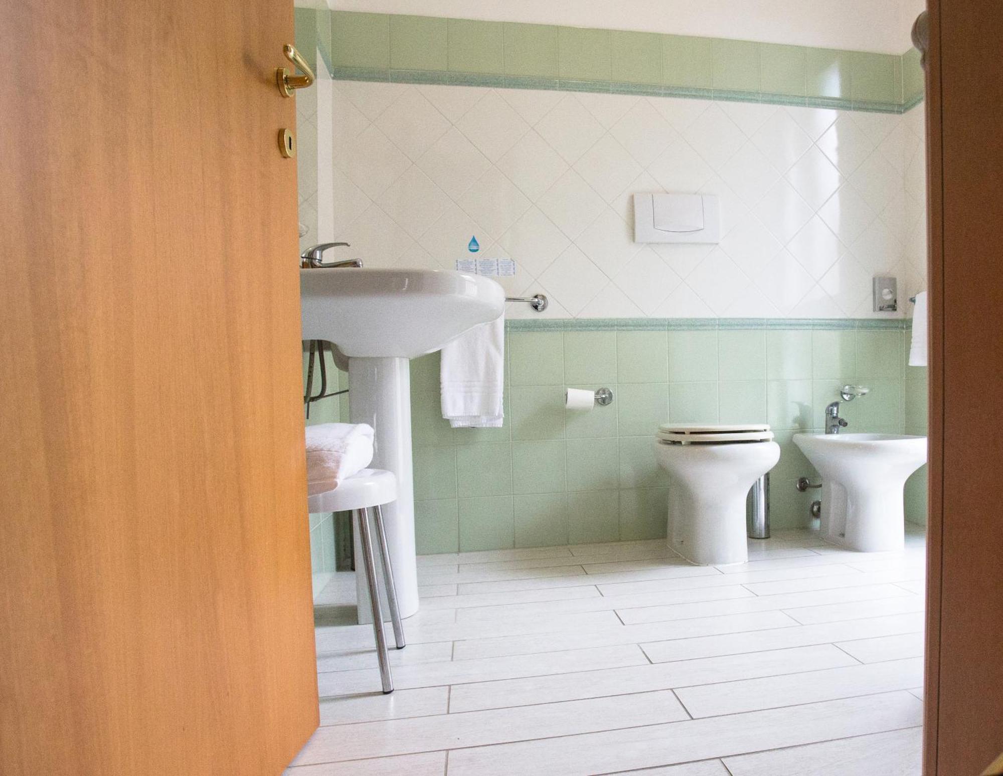 Hotel Leonardo Brescia Esterno foto