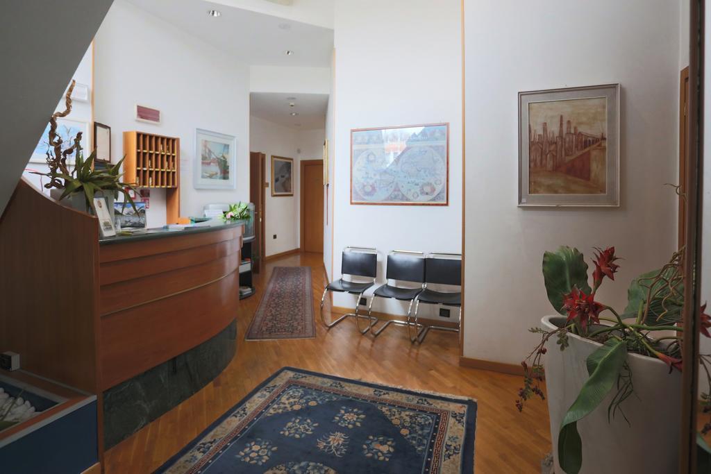 Hotel Leonardo Brescia Esterno foto